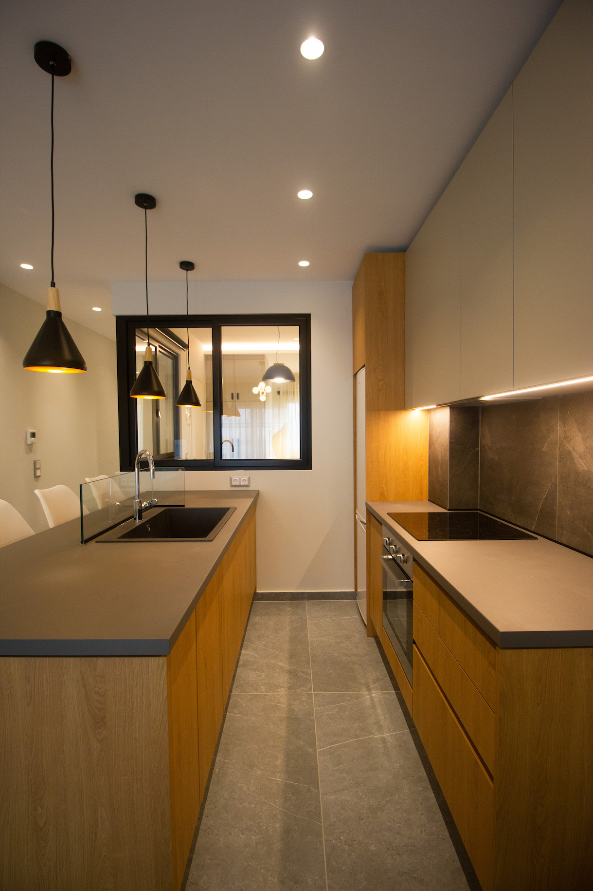 Εξαδακτύλου 24